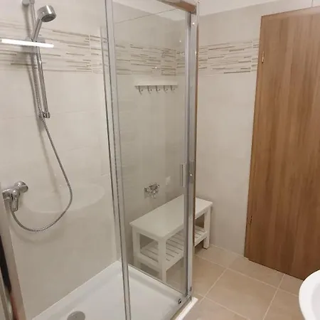 Lelle Exclusive 巴拉通雷勒