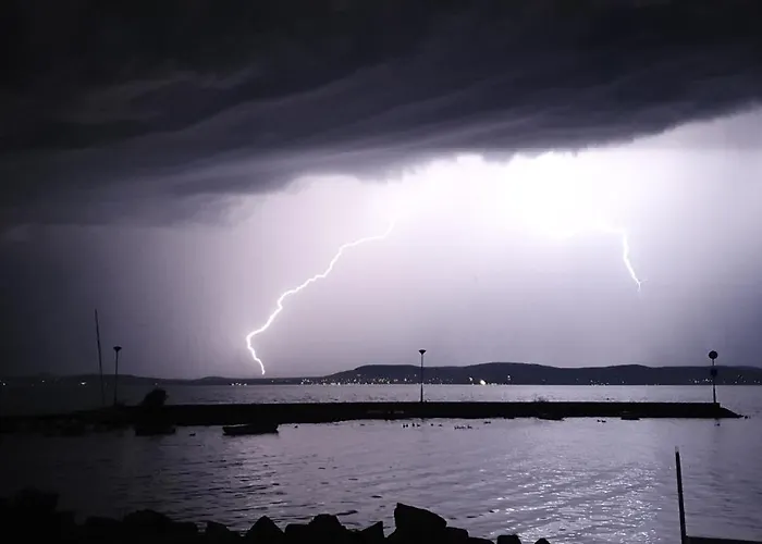 Lelle Exclusive * Balatonlelle